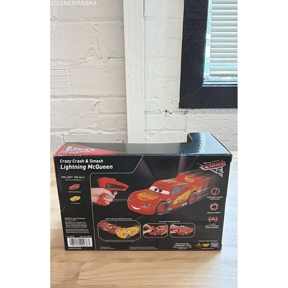 Disney Pixar Cars 3 Crazy Crash & Smash Lightning McQueen R/C Car 2.4GHz New
